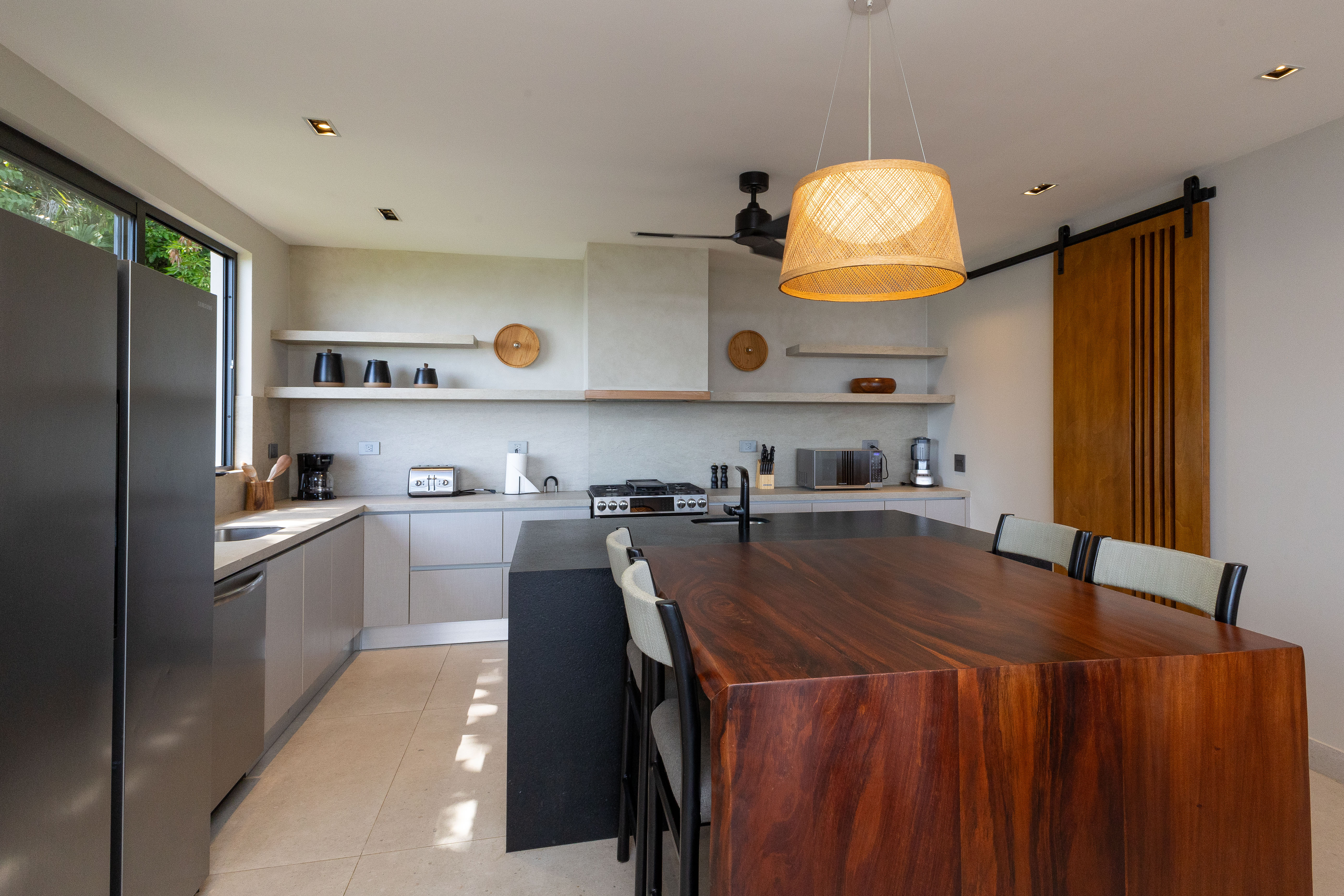 6 bed Single Family Homes For Sale in Manuel Antonio, Puntarenas - thumb 19