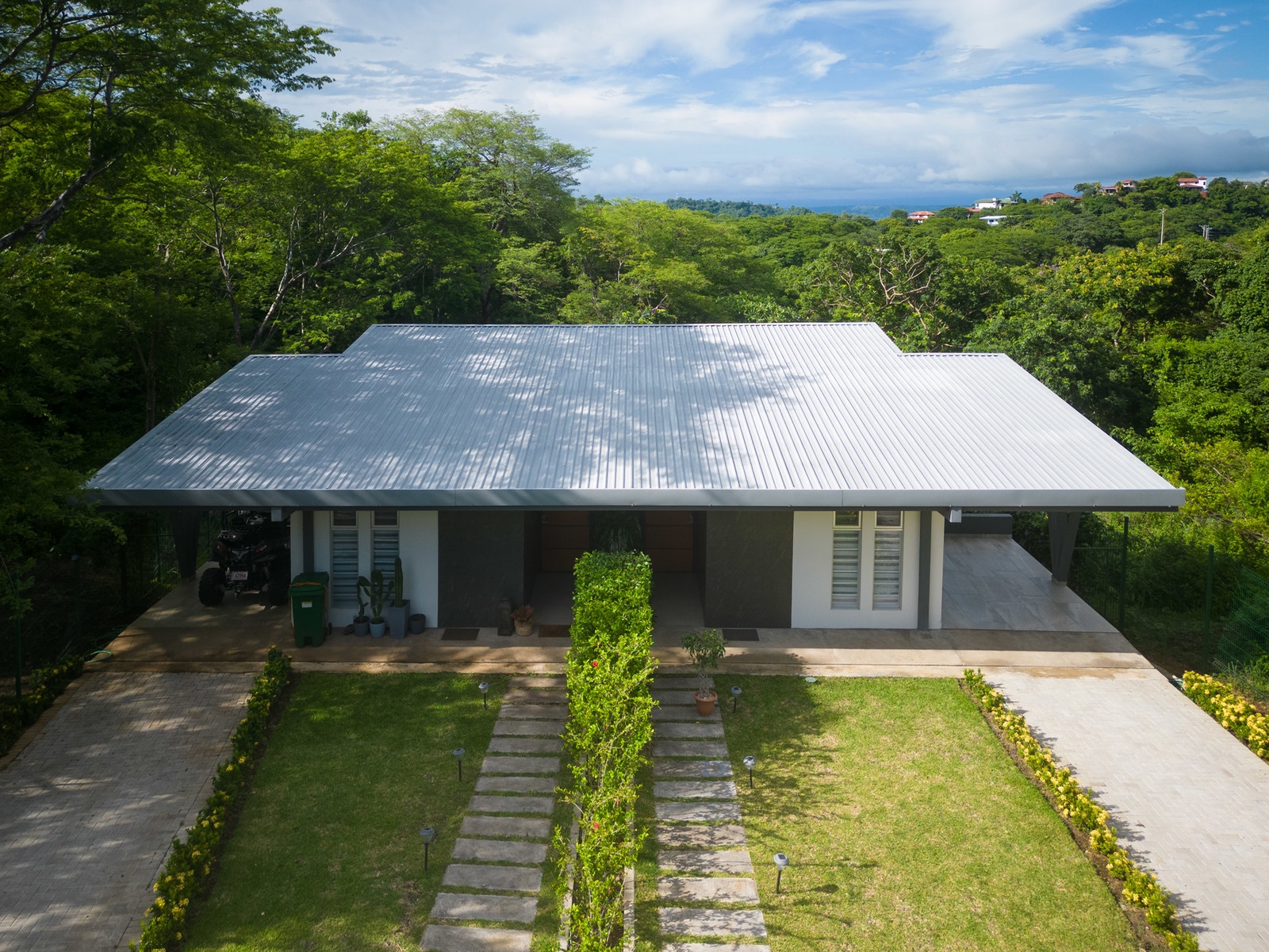 4 bed Single Family Homes For Sale in Playas Del Coco, Guanacaste - thumb 14