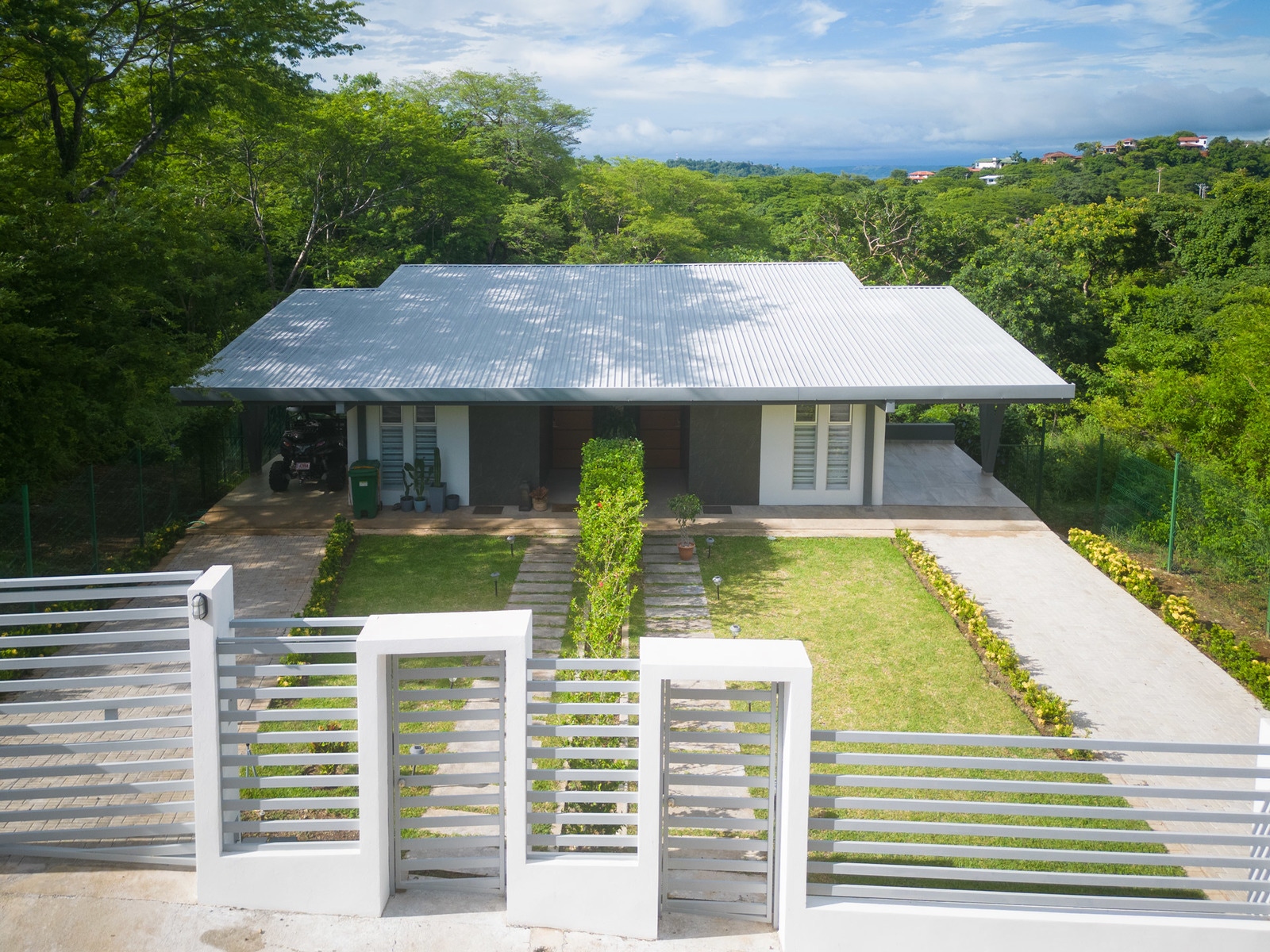 4 bed Single Family Homes For Sale in Playas Del Coco, Guanacaste - thumb 11