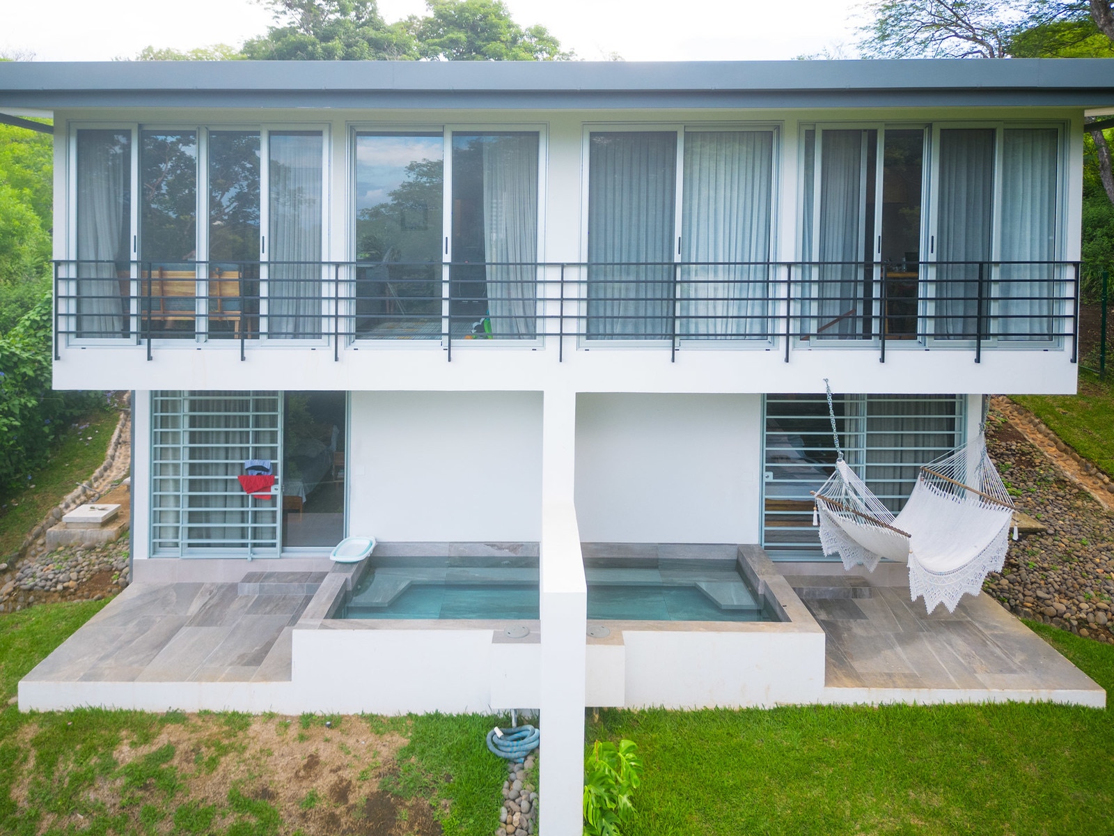 4 bed Single Family Homes For Sale in Playas Del Coco, Guanacaste - thumb 2