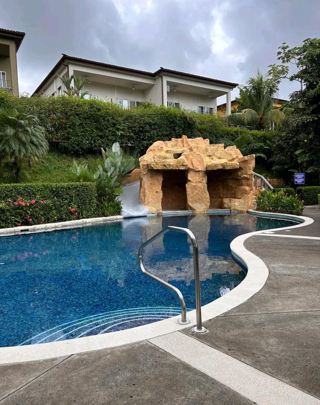 3 bed Single Family Homes For Sale in Jaco, Puntarenas - thumb 6