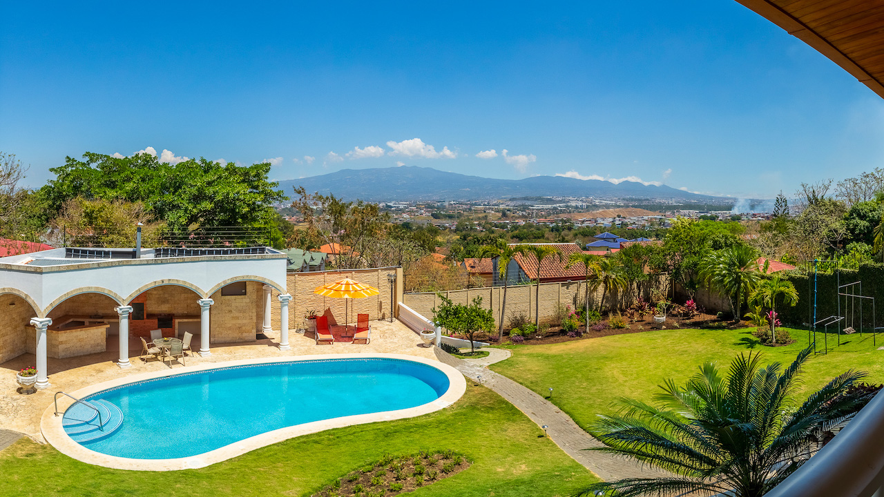 4 bed Single Family Homes For Sale in Escazu, San Jose - thumb 2