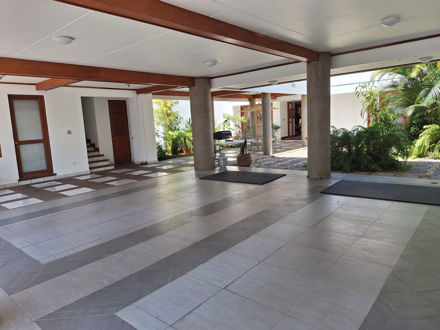 4 bed Single Family Homes For Sale in Curridabat, San Jose - thumb 18