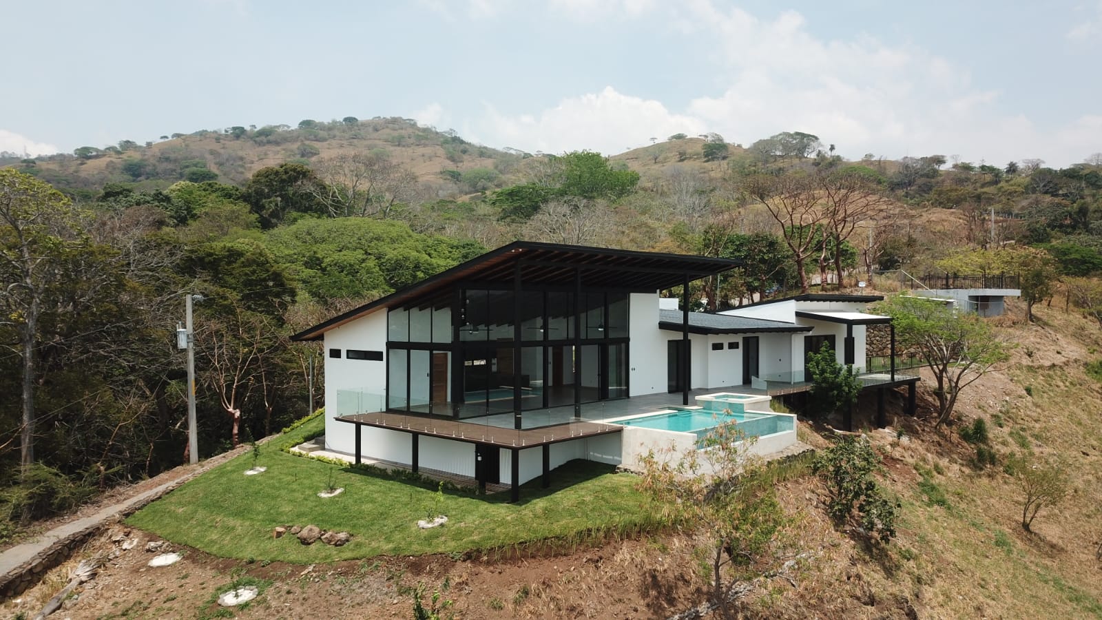 4 bed Single Family Homes For Sale in Atenas, Alajuela - thumb 1