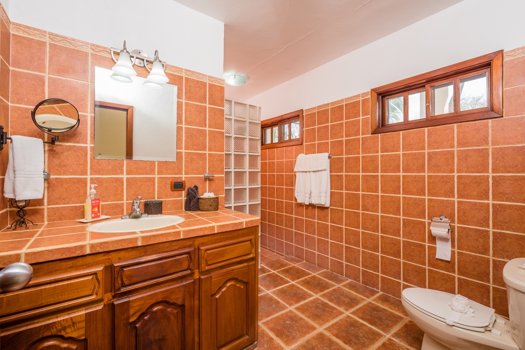 5 bed Single Family Homes For Sale in Playa Flamingo, Guanacaste - thumb 26