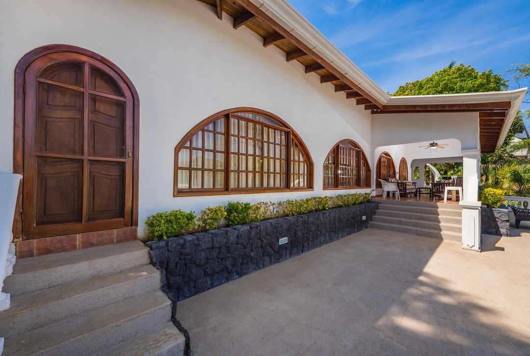 5 bed Single Family Homes For Sale in Playa Flamingo, Guanacaste - thumb 8