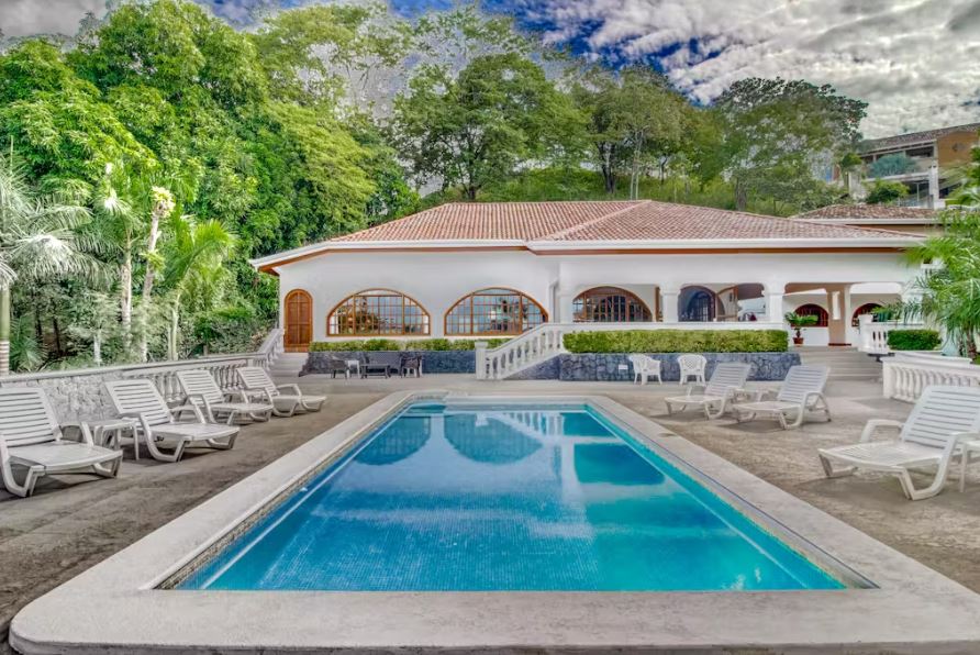 5 bed Single Family Homes For Sale in Playa Flamingo, Guanacaste - thumb 1