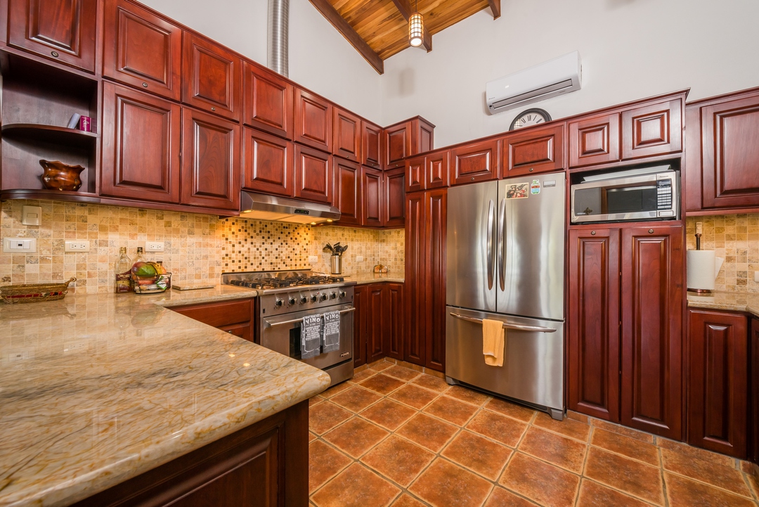 5 bed Single Family Homes For Sale in Playa Flamingo, Guanacaste - thumb 9