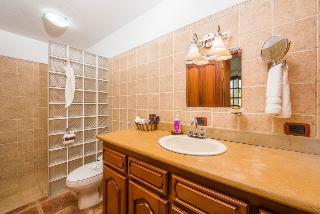 5 bed Single Family Homes For Sale in Playa Flamingo, Guanacaste - thumb 21