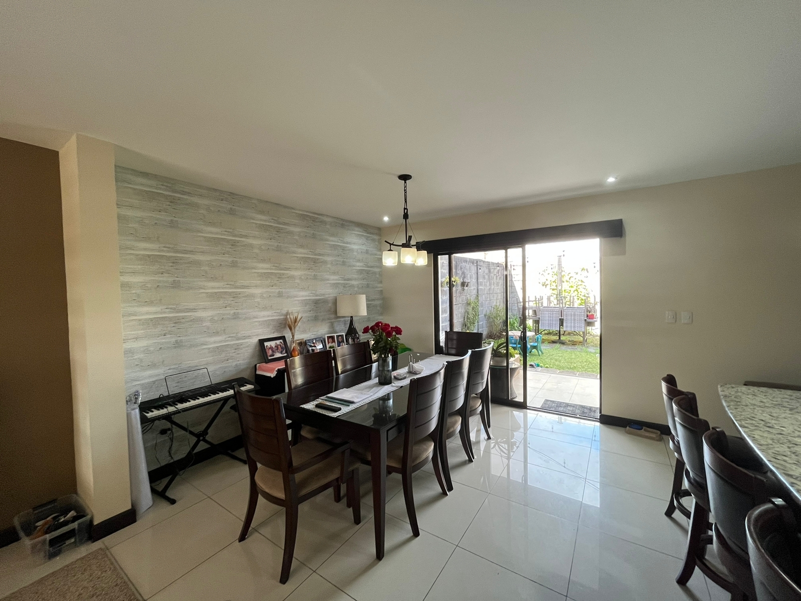 3 bed Condo For Sale in Concepcion, San Jose - thumb 2