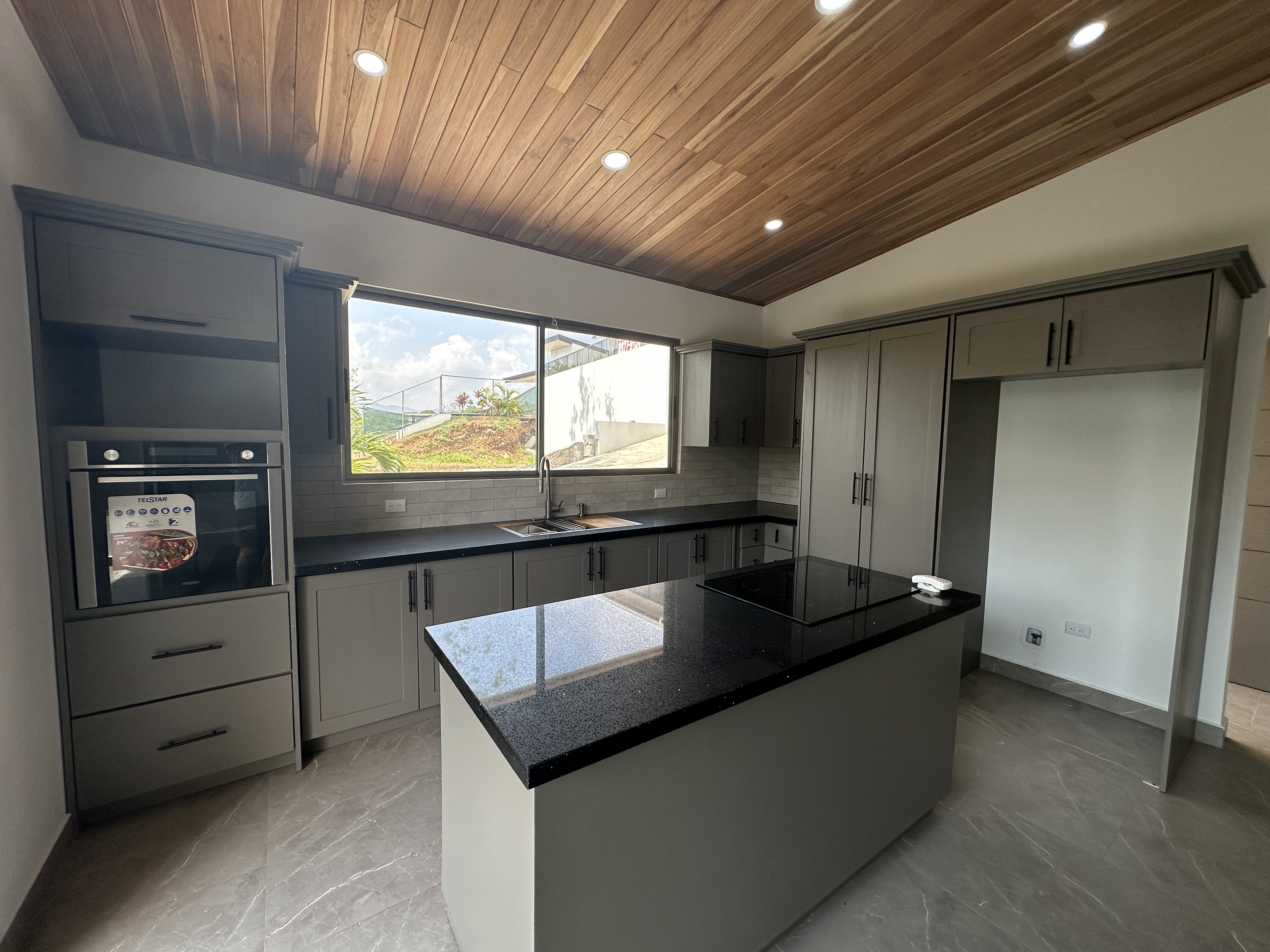 2 bed Single Family Homes For Sale in Atenas, Alajuela - thumb 3