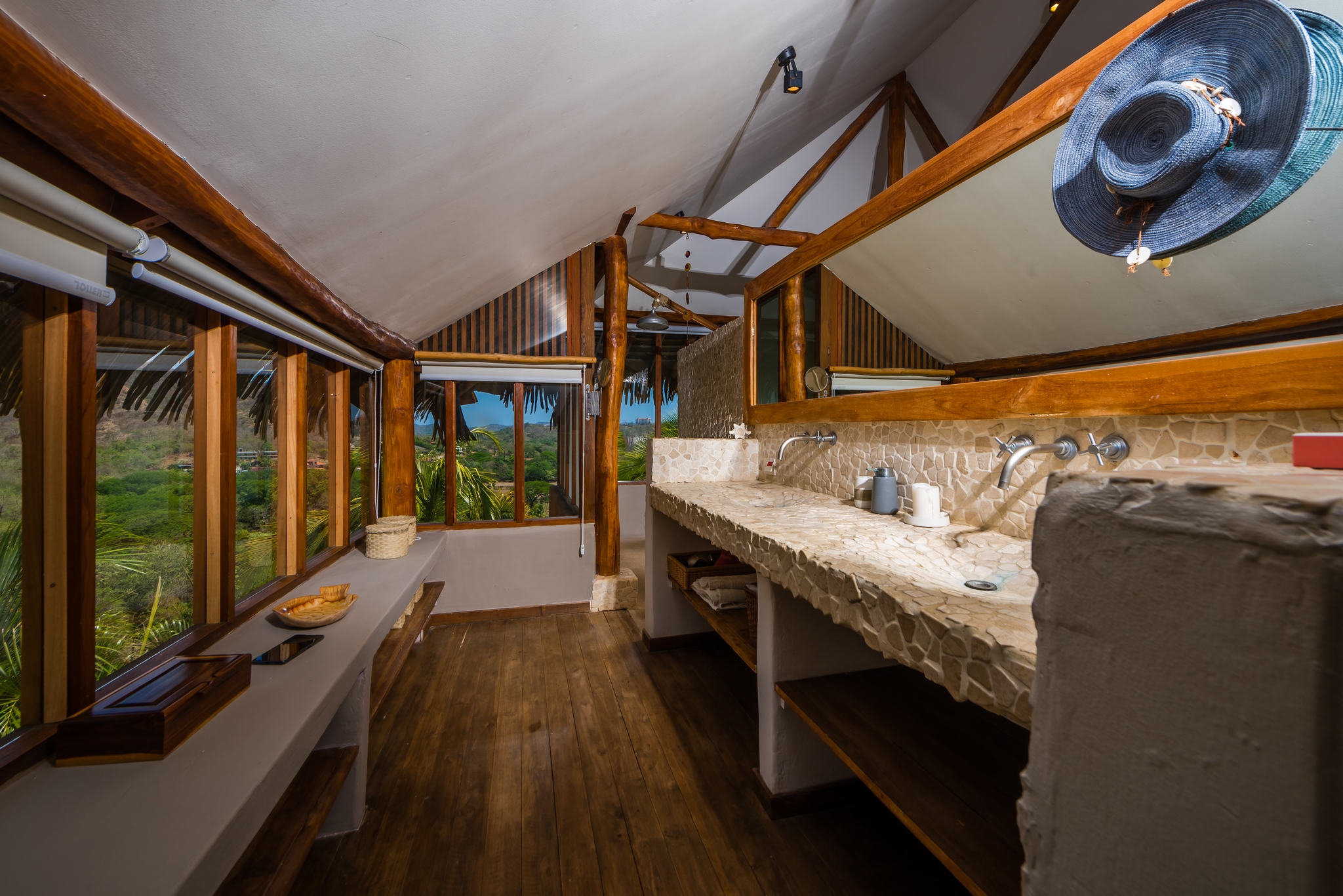 4 bed Single Family Homes For Sale in Playa Flamingo, Guanacaste - thumb 25