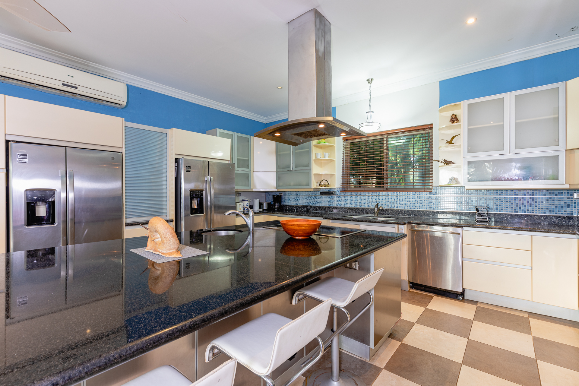 7 bed Single Family Homes For Sale in Playa Flamingo, Guanacaste - thumb 11