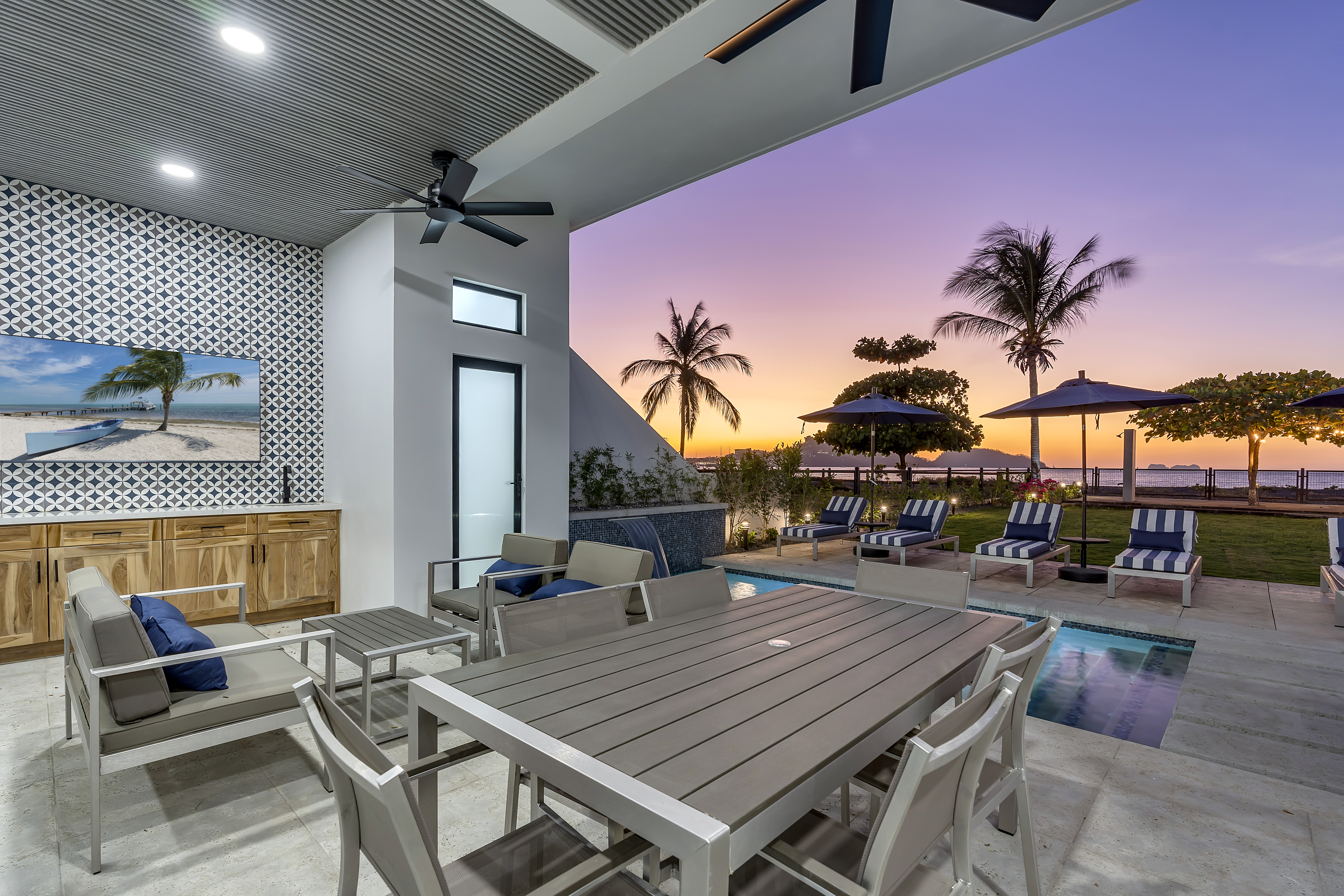 5 bed Single Family Homes For Sale in Playa Potrero, Guanacaste - thumb 3