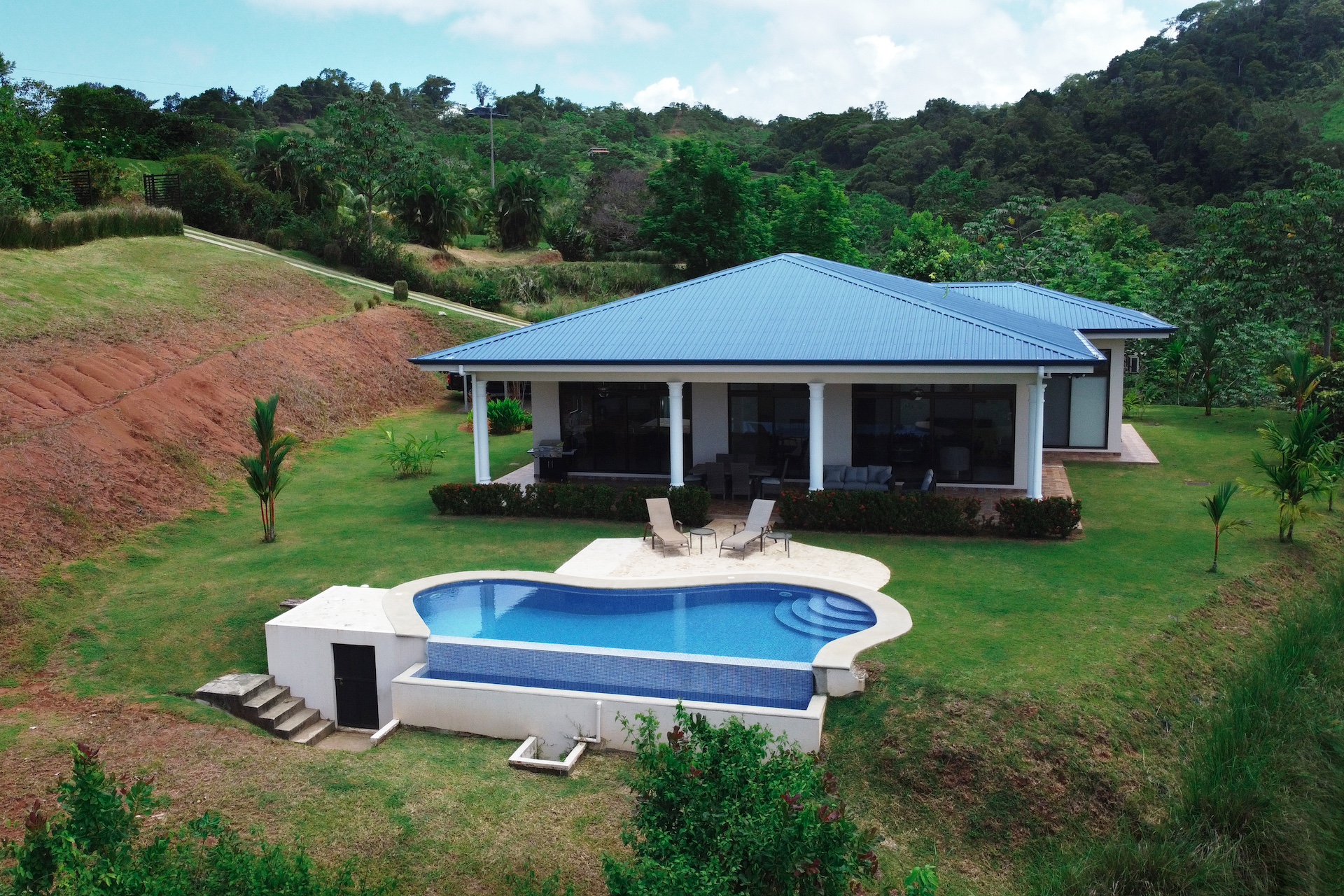 2 bed Single Family Homes For Sale in Dominical, Puntarenas - thumb 4
