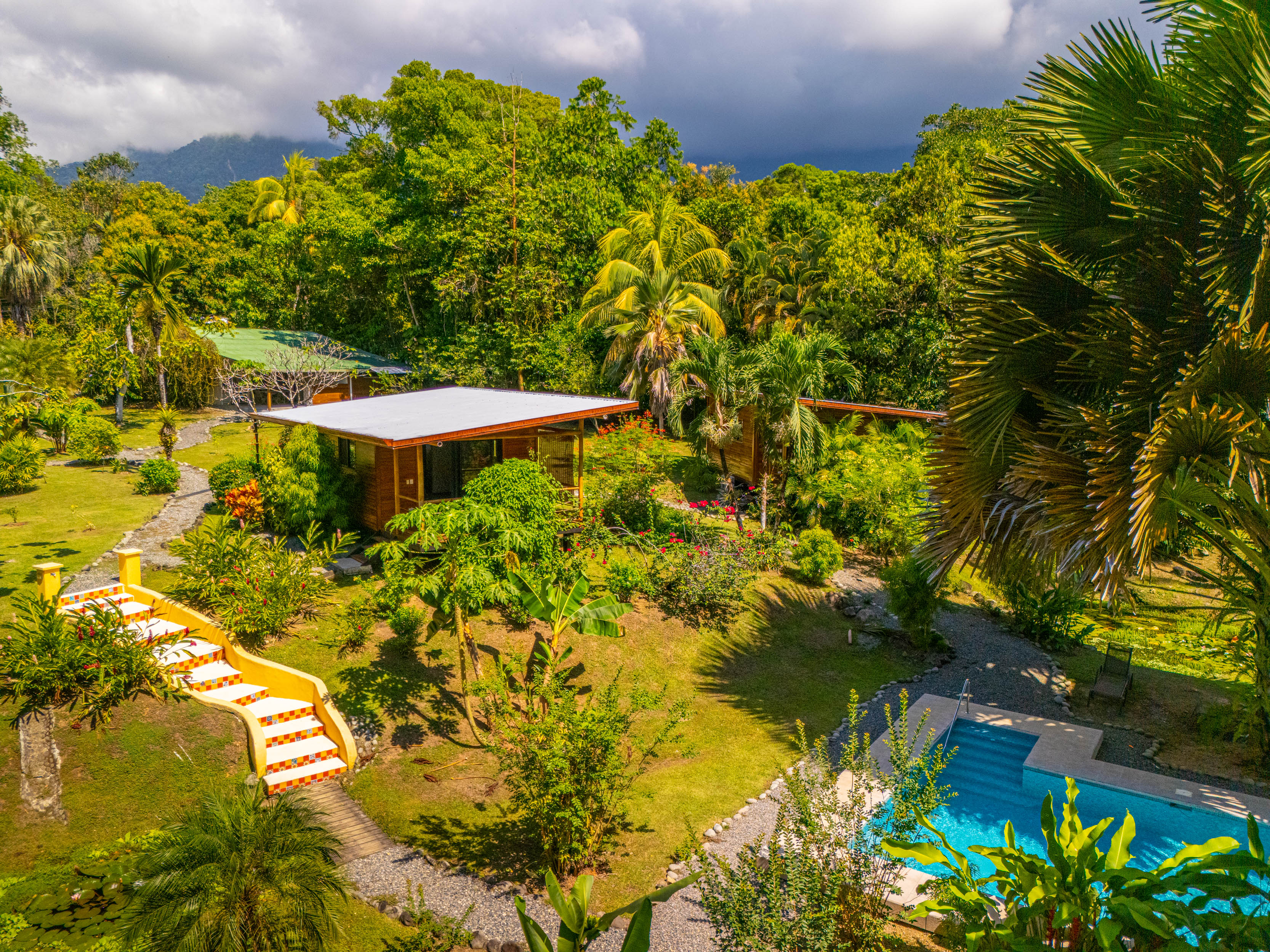 6 bed Single Family Homes For Sale in Ojochal, Puntarenas - thumb 6