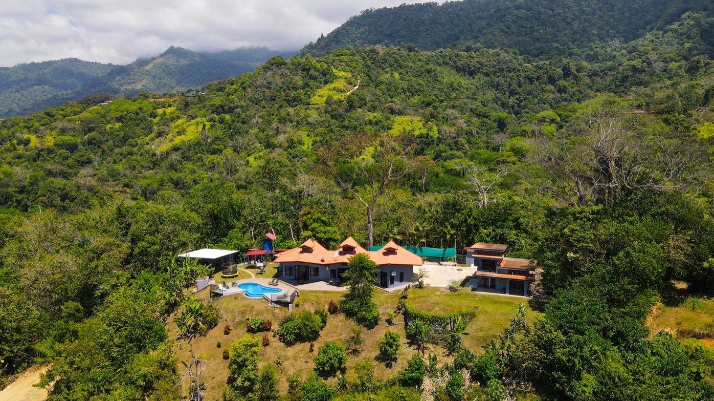 5 bed Single Family Homes For Sale in Ojochal, Puntarenas - thumb 6