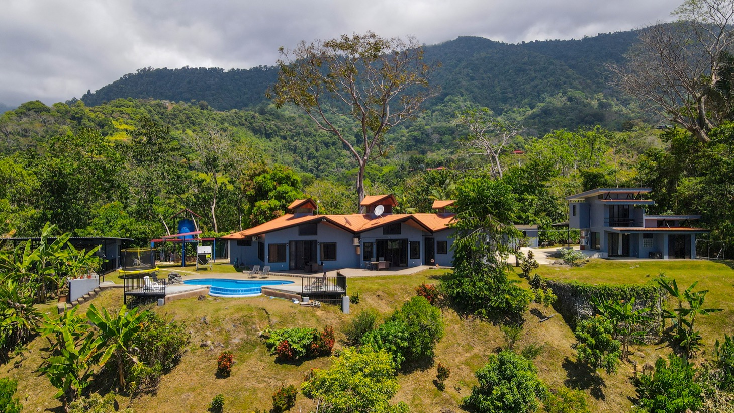 5 bed Single Family Homes For Sale in Ojochal, Puntarenas - thumb 1