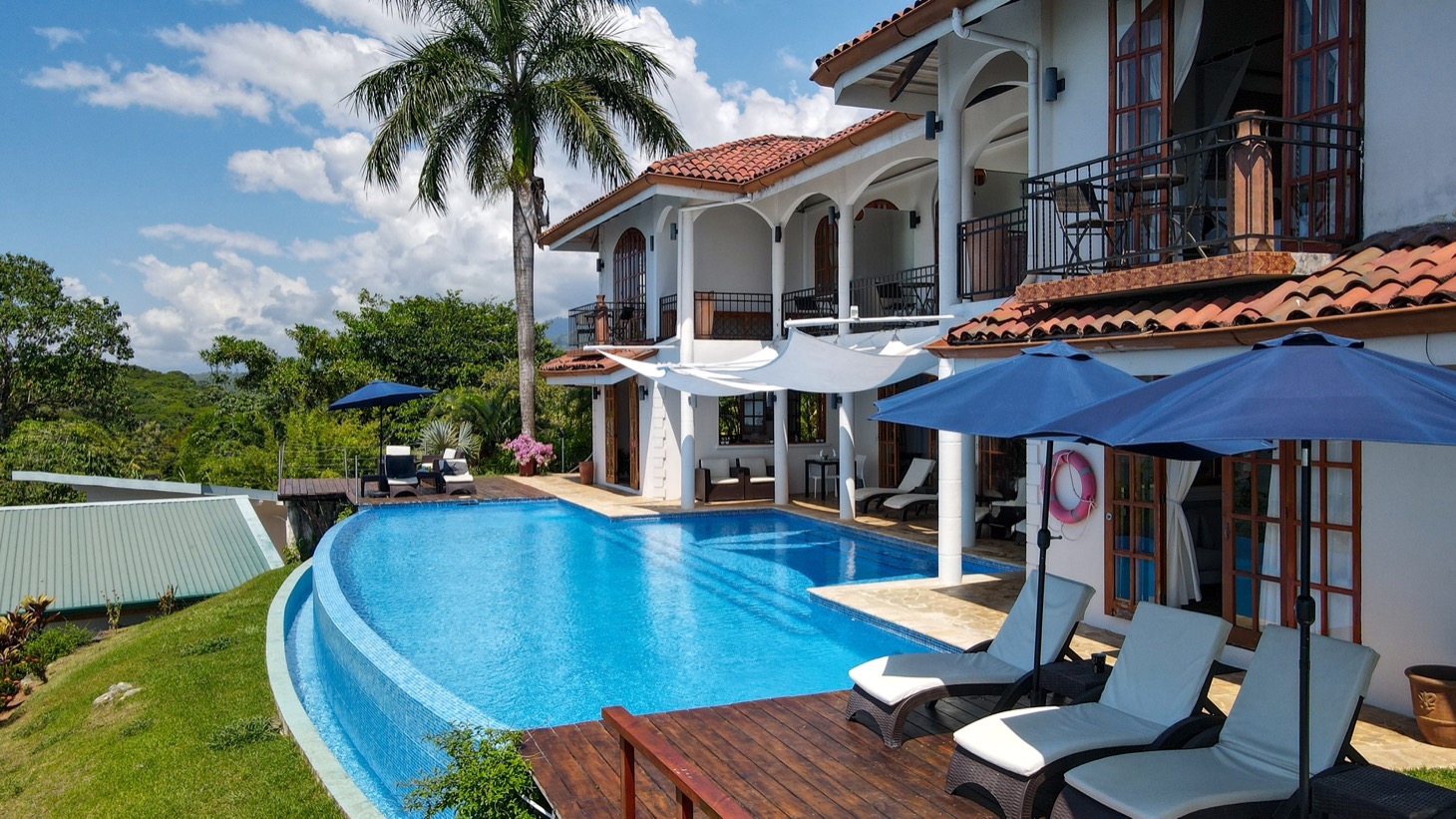 10 bed Hotel / Leisure For Sale in Ojochal, Puntarenas - thumb 4