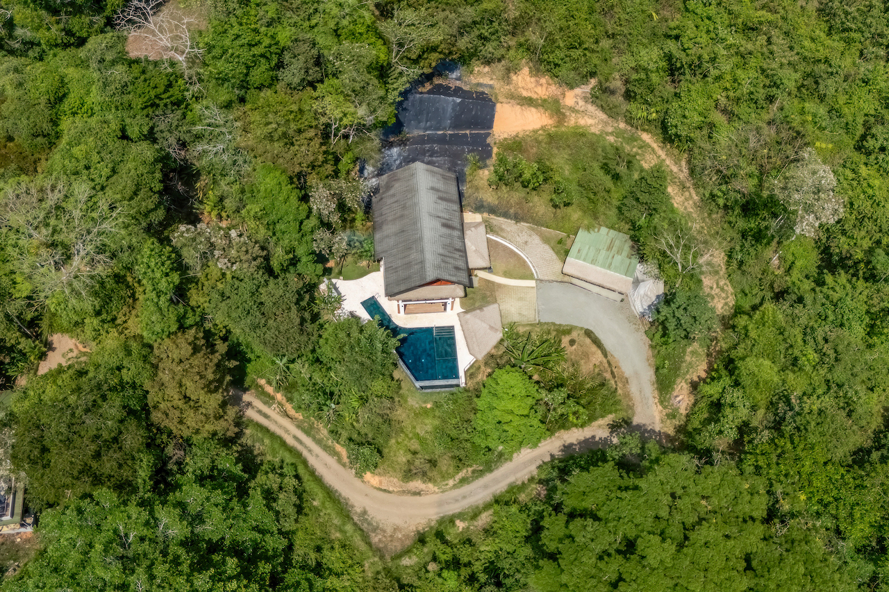 4 bed Single Family Homes For Sale in Dominical, Puntarenas - thumb 4