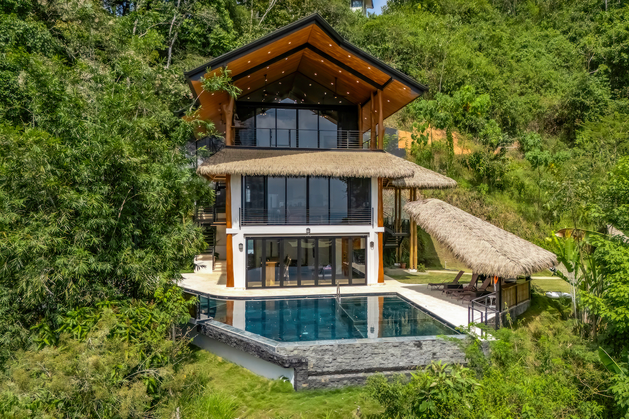 4 bed Single Family Homes For Sale in Dominical, Puntarenas - thumb 6