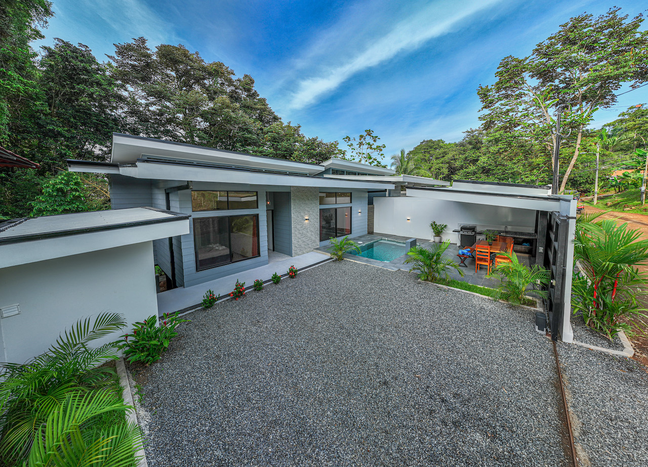 3 bed Single Family Homes For Sale in Uvita, Puntarenas - thumb 2