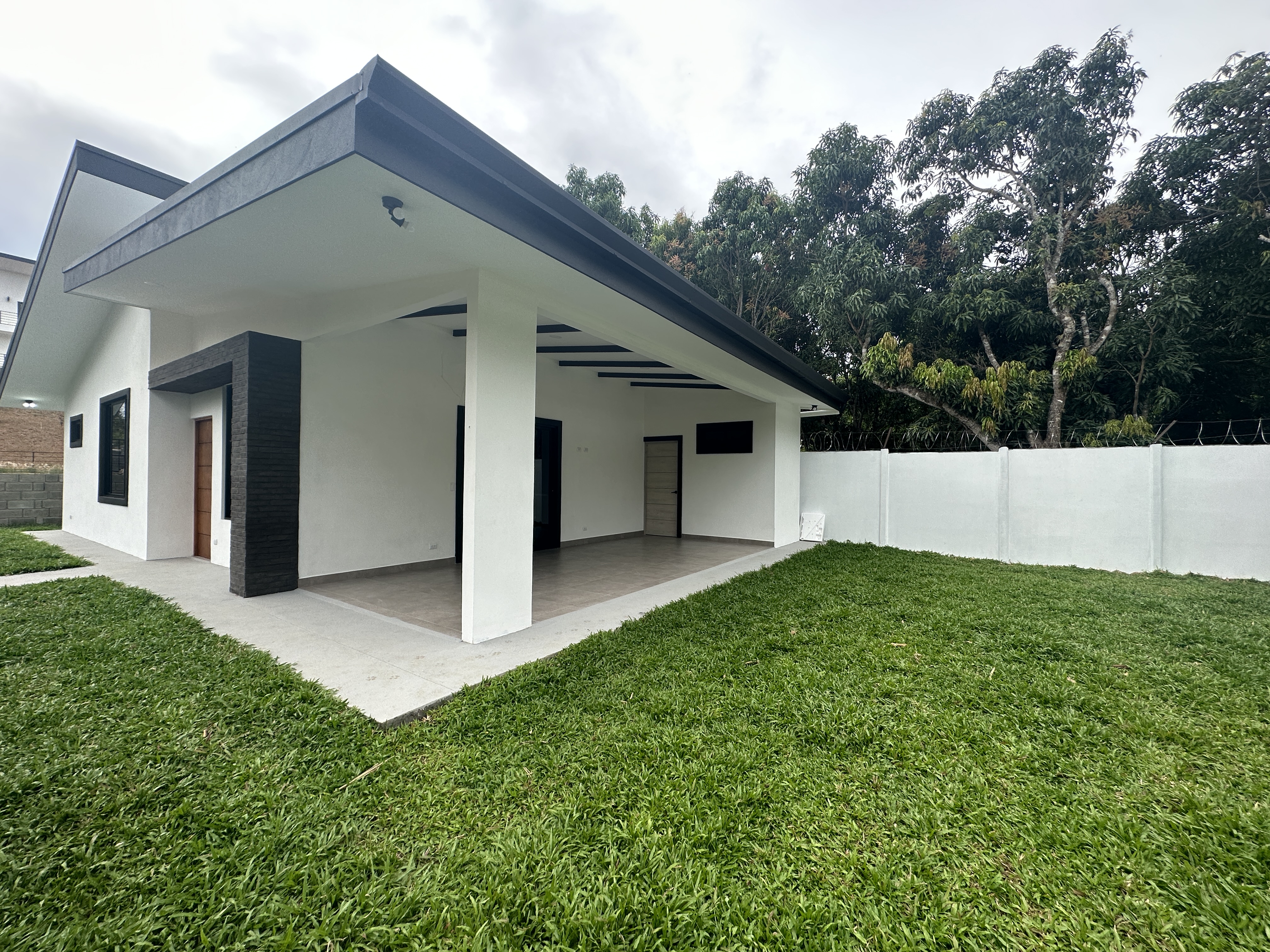 2 bed Single Family Homes For Sale in Atenas, Alajuela - thumb 5