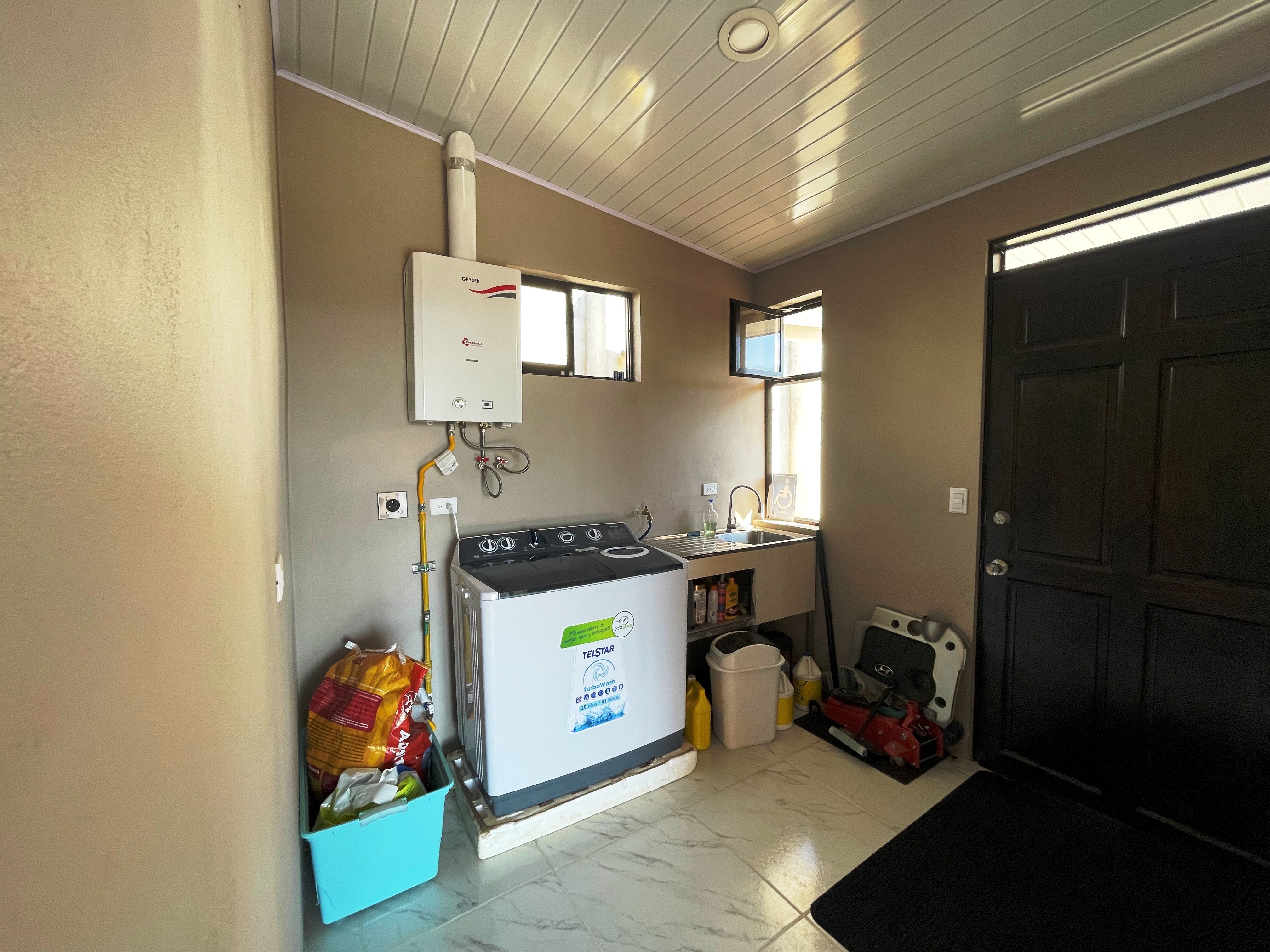 2 bed Single Family Homes For Sale in Perez Zeledon, San Jose - thumb 8