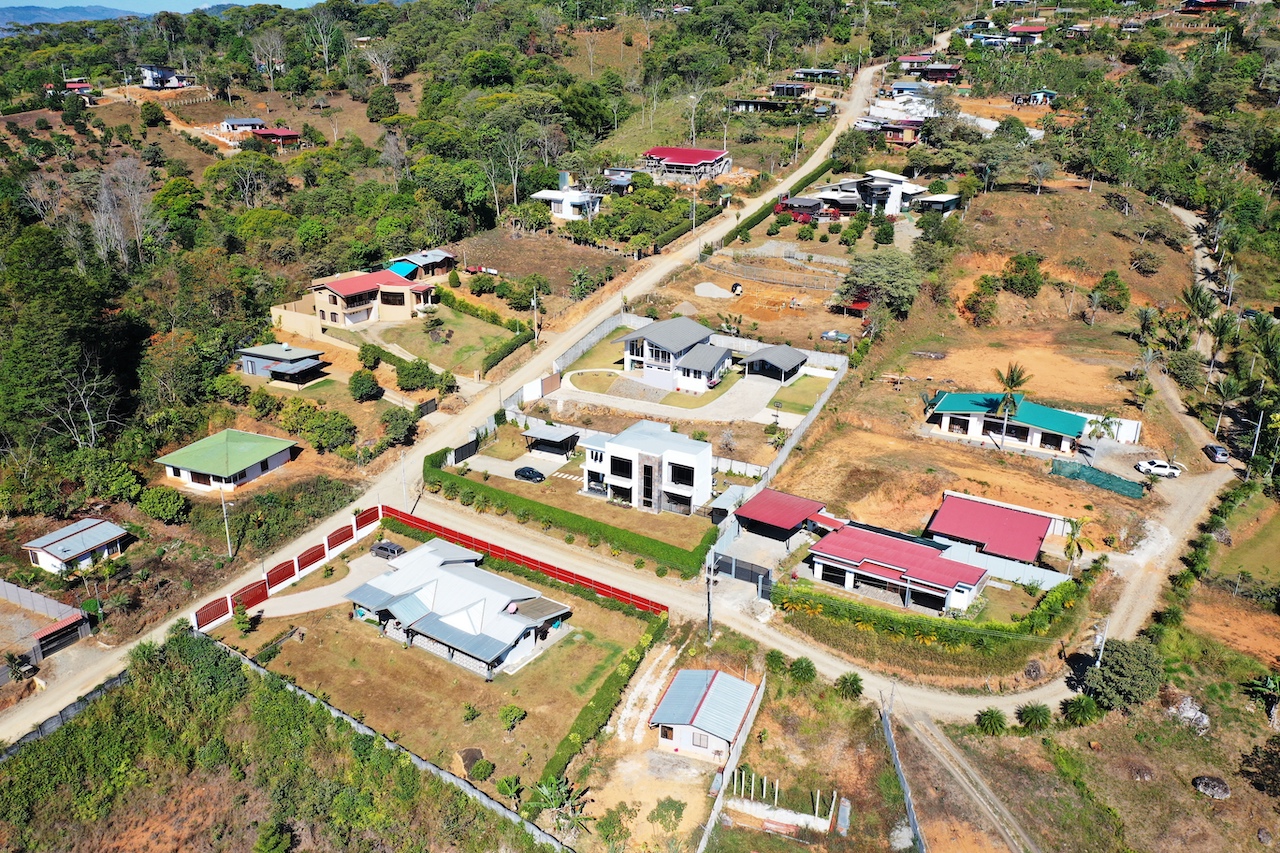 2 bed Single Family Homes For Sale in Perez Zeledon, San Jose - thumb 4