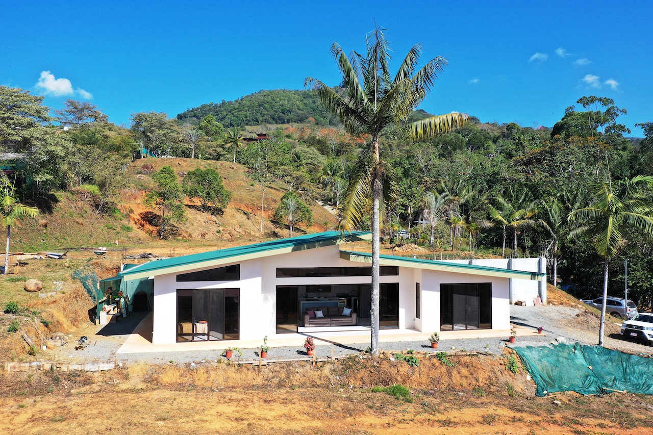 2 bed Single Family Homes For Sale in Perez Zeledon, San Jose - thumb 1