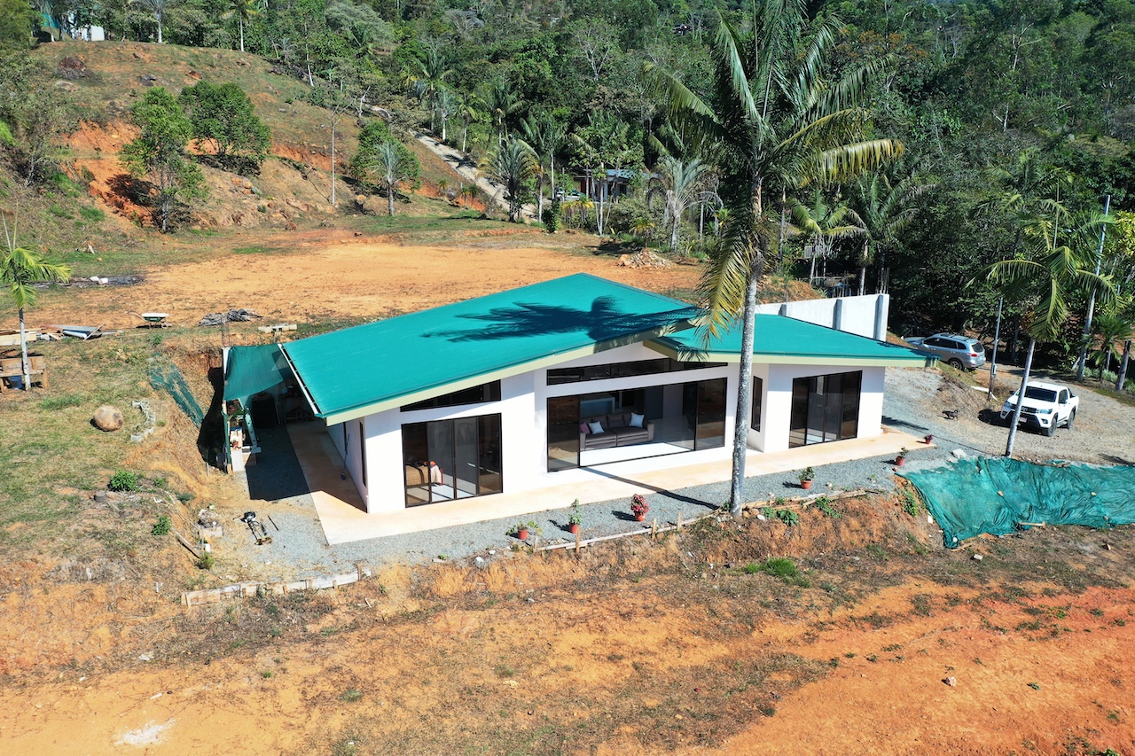 2 bed Single Family Homes For Sale in Perez Zeledon, San Jose - thumb 2