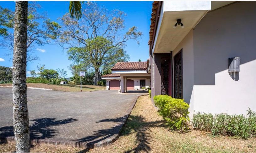 4 bed Single Family Homes For Sale in Naranjo, Alajuela - thumb 4