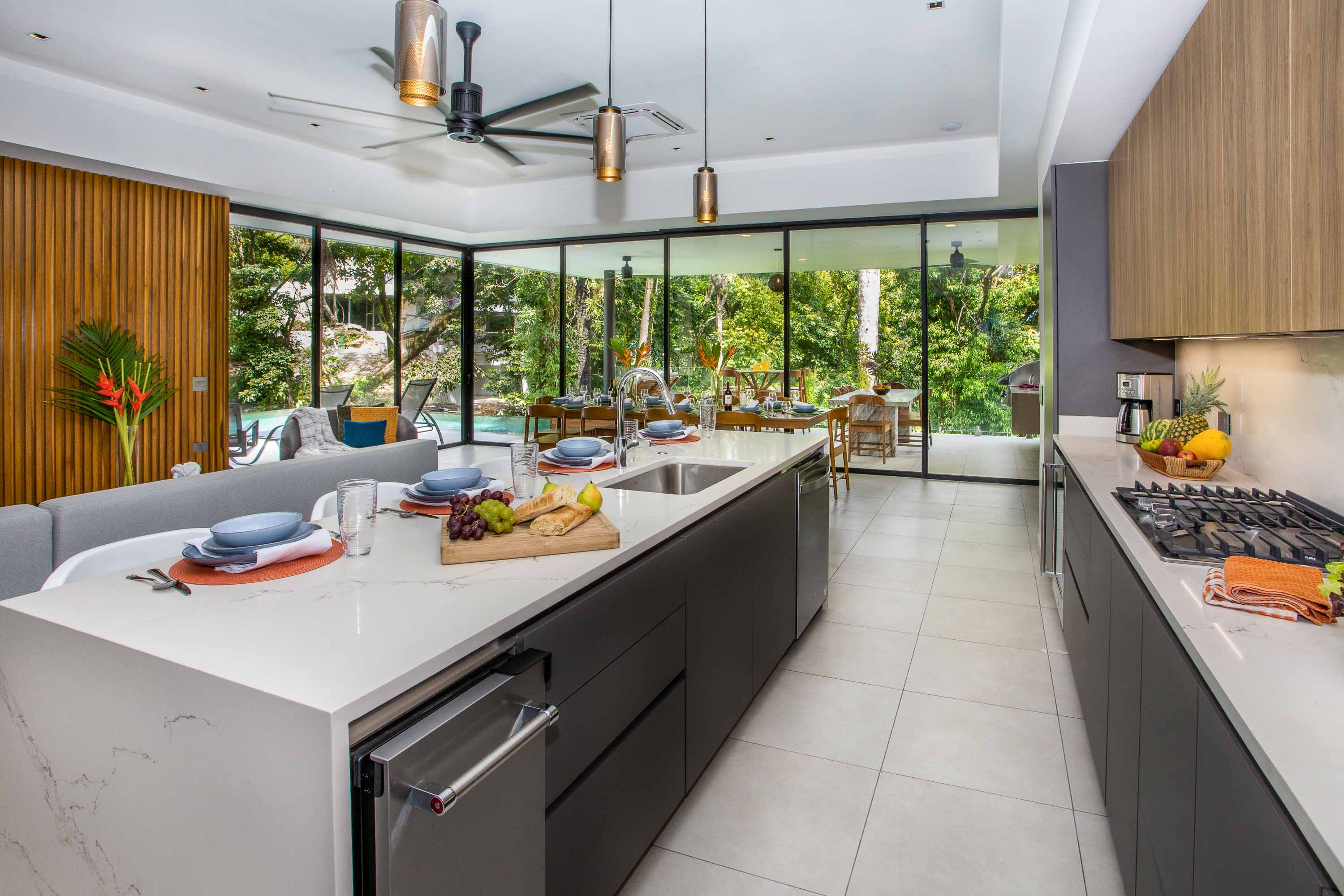 5 bed Single Family Homes For Sale in Manuel Antonio, Puntarenas - thumb 11