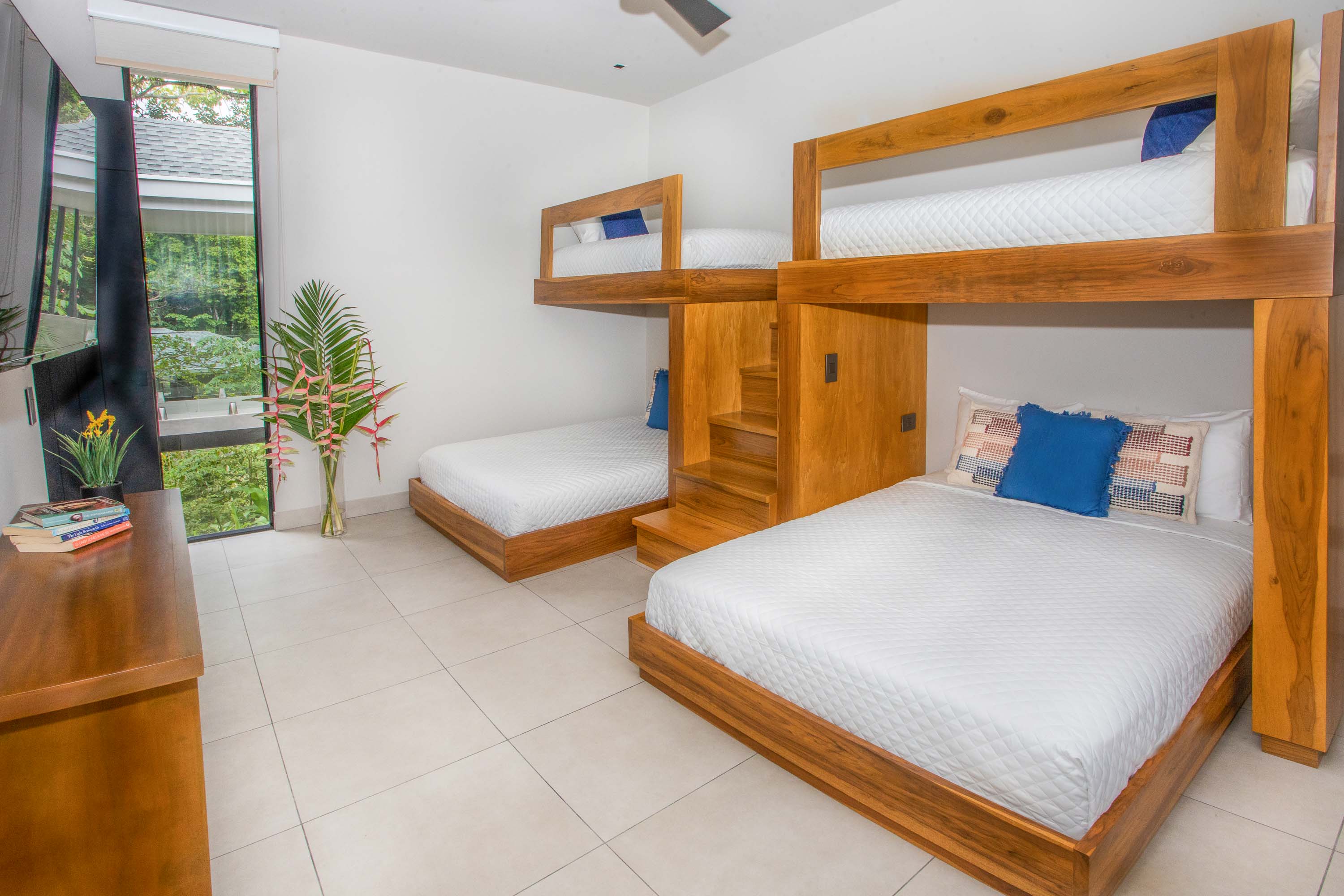 5 bed Single Family Homes For Sale in Manuel Antonio, Puntarenas - thumb 19