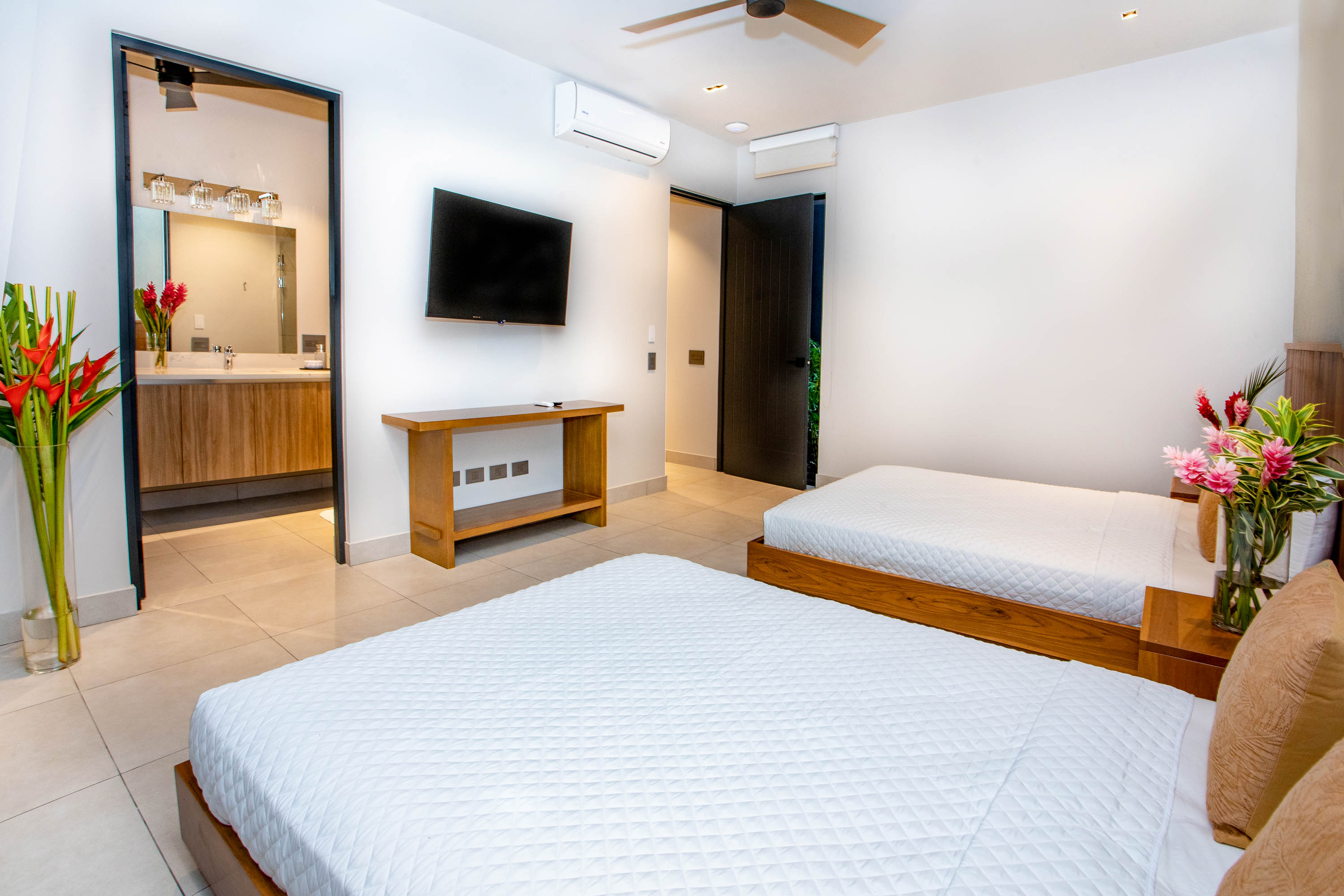 5 bed Single Family Homes For Sale in Manuel Antonio, Puntarenas - thumb 28