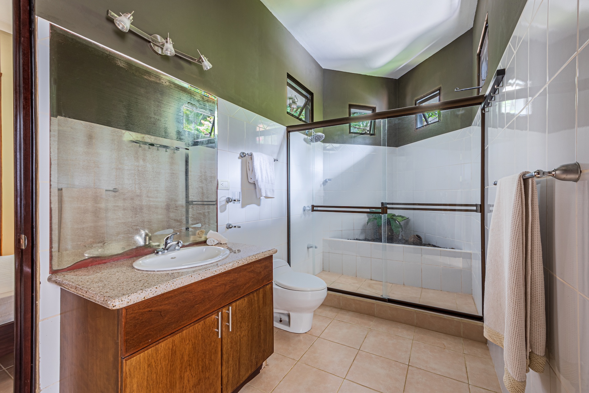 3 bed Single Family Homes For Sale in Ojochal, Puntarenas - thumb 17