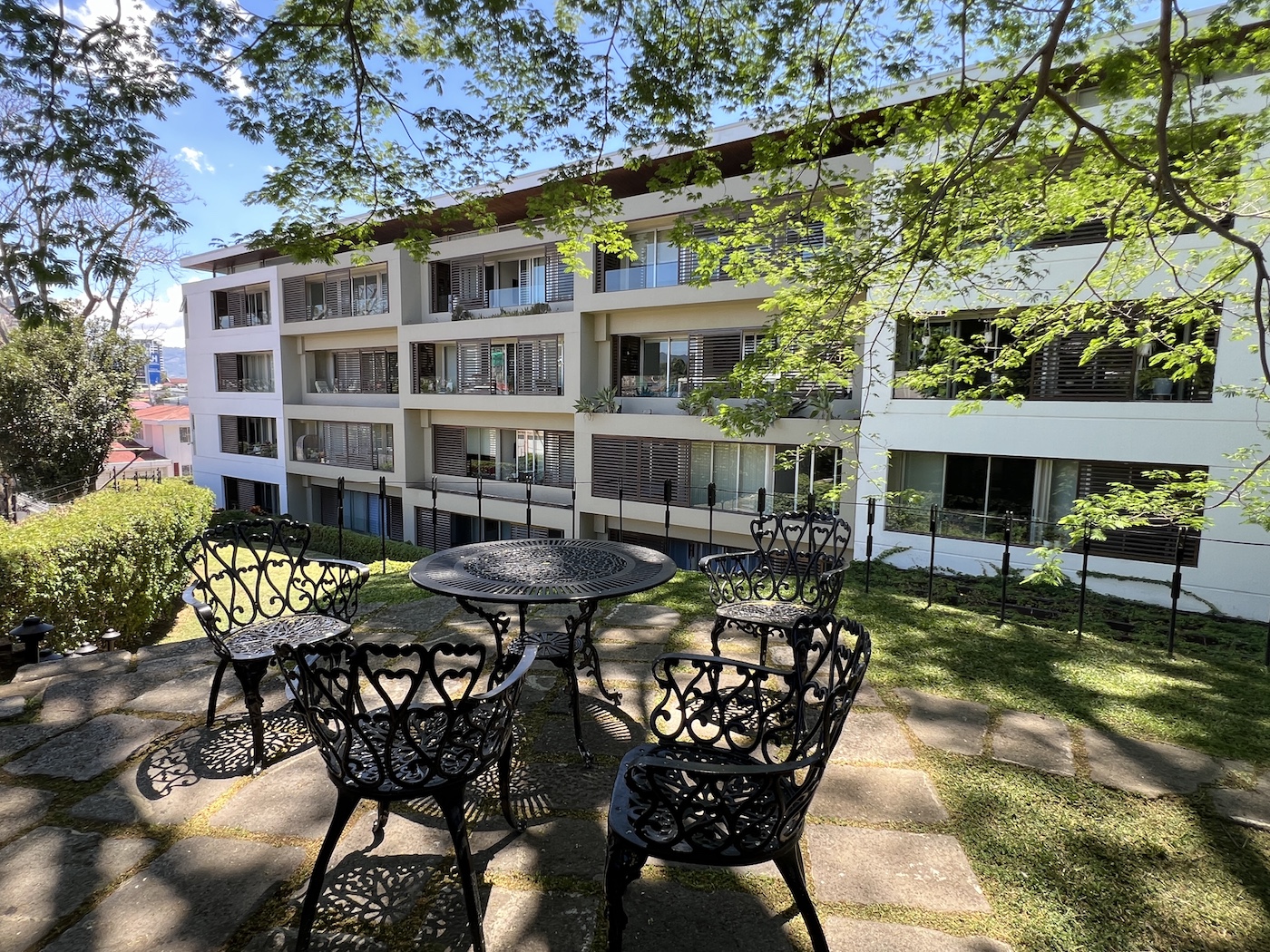 1 bed Condo For Sale in San Jose, San Jose - thumb 1