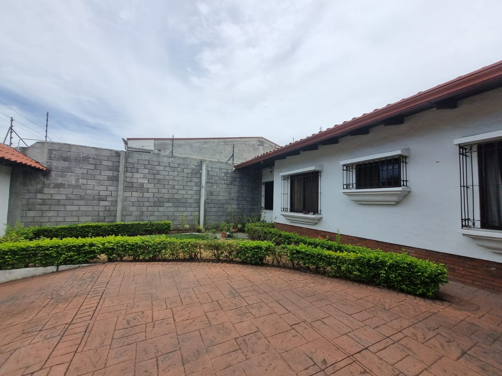 3 bed Single Family Homes For Sale in San Rafael, San Jose - thumb 1