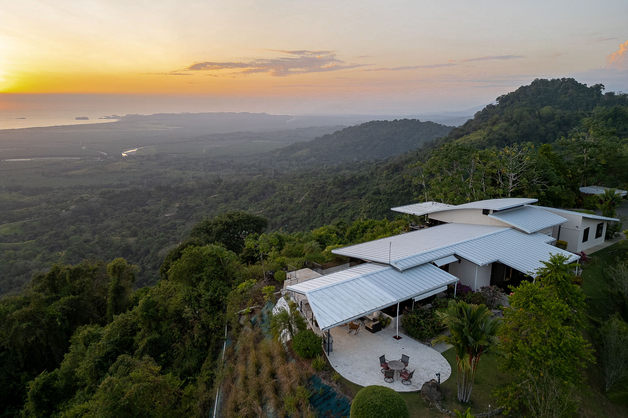 4 bed Single Family Homes For Sale in Savegre, Puntarenas - thumb 2