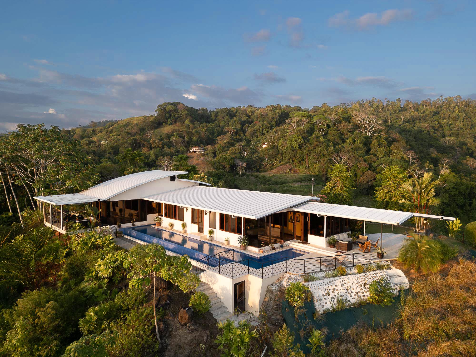 4 bed Single Family Homes For Sale in Savegre, Puntarenas - thumb 1