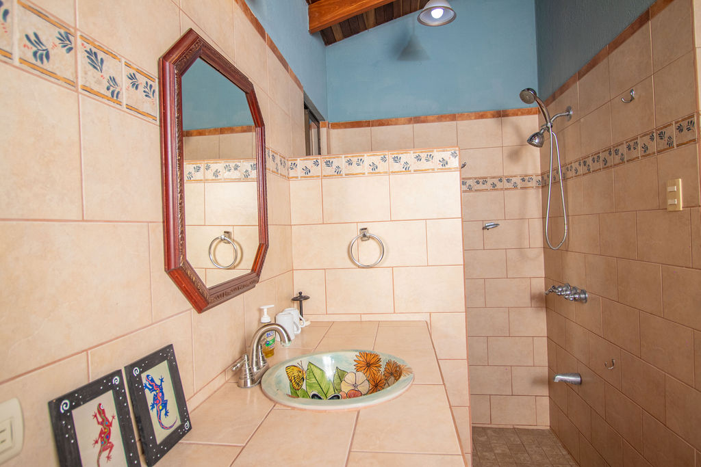 4 bed Single Family Homes For Sale in Atenas, Alajuela - thumb 26