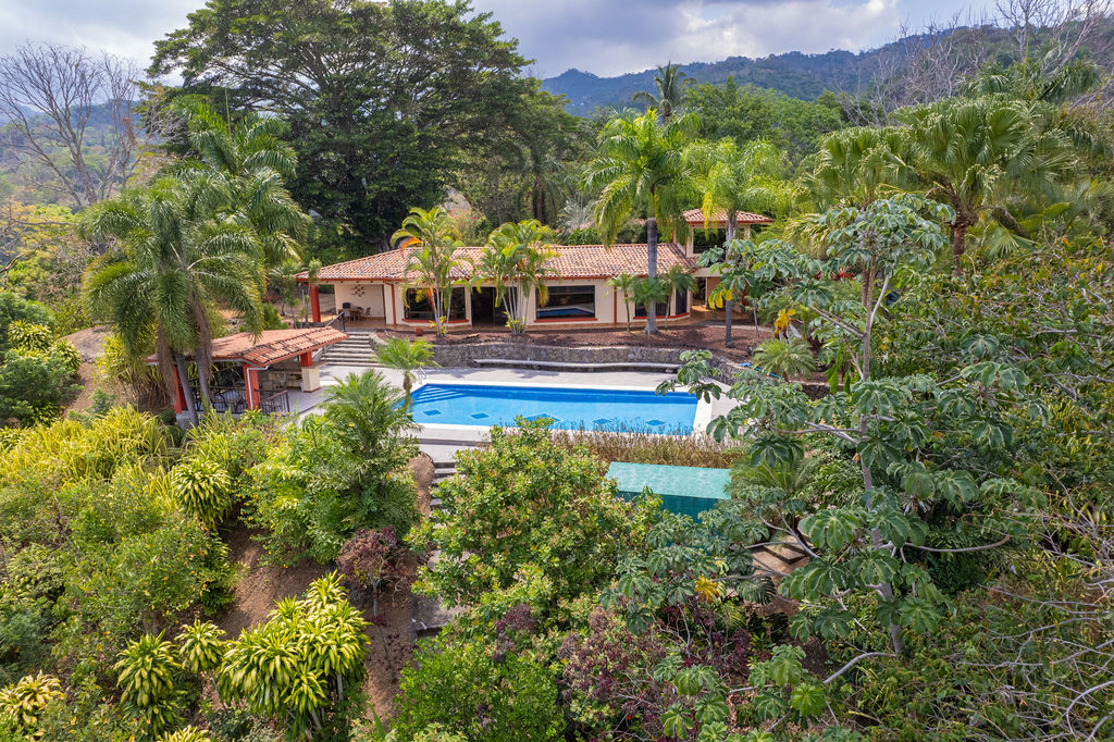 4 bed Single Family Homes For Sale in Atenas, Alajuela - thumb 10