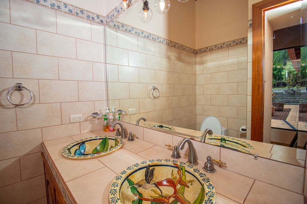 4 bed Single Family Homes For Sale in Atenas, Alajuela - thumb 27