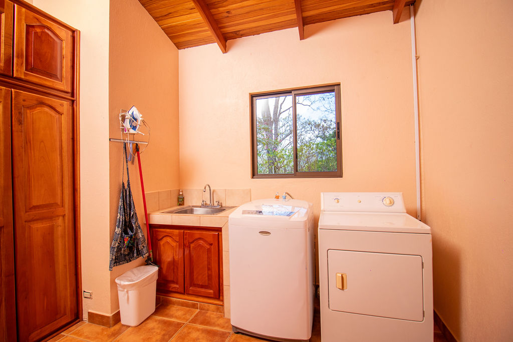 4 bed Single Family Homes For Sale in Atenas, Alajuela - thumb 29