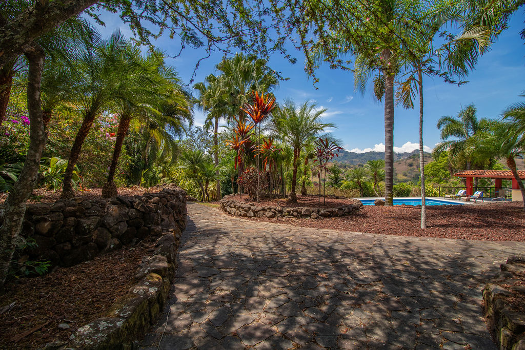 4 bed Single Family Homes For Sale in Atenas, Alajuela - thumb 13