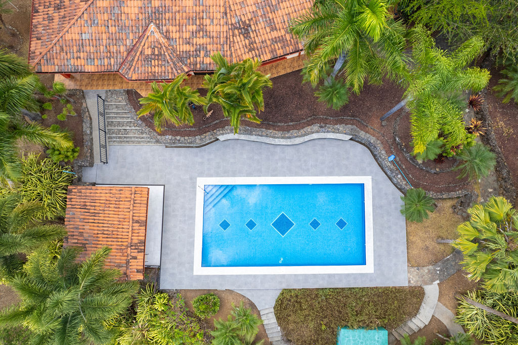 4 bed Single Family Homes For Sale in Atenas, Alajuela - thumb 8