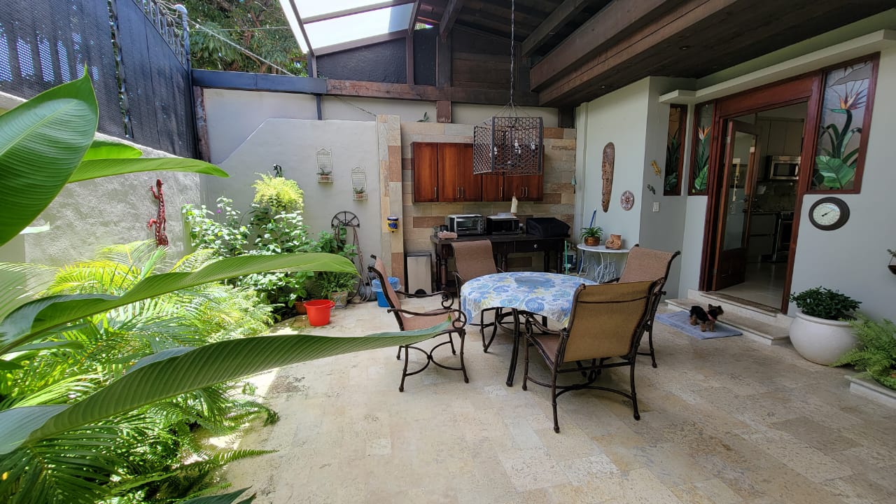 4 bed Single Family Homes For Sale in Ciudad Cariari, Heredia - thumb 7