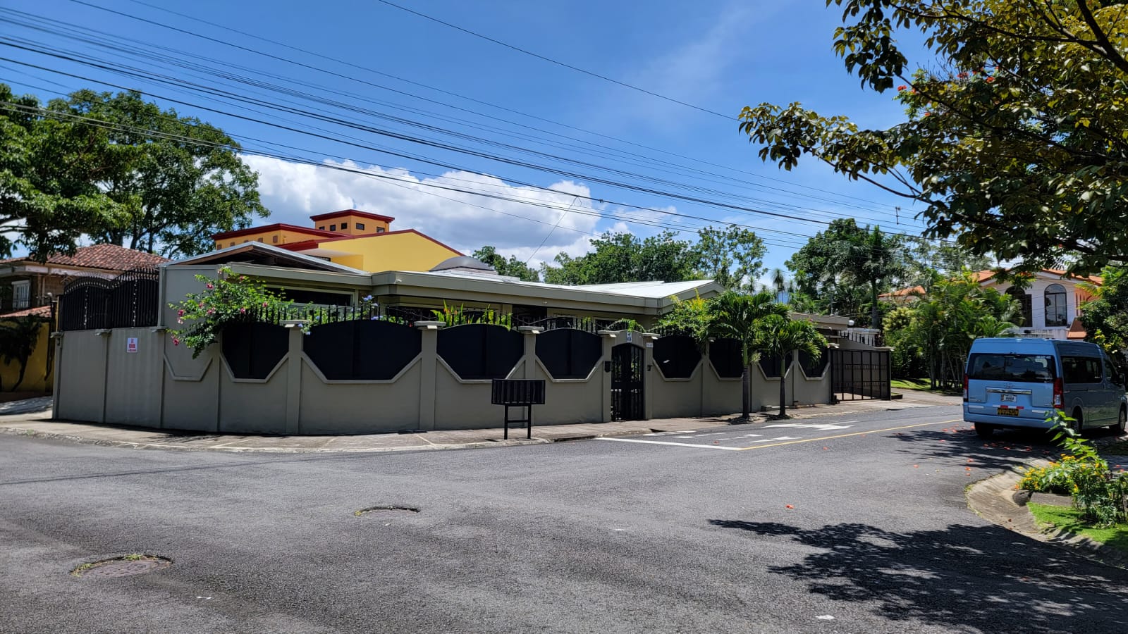 4 bed Single Family Homes For Sale in Ciudad Cariari, Heredia - thumb 1