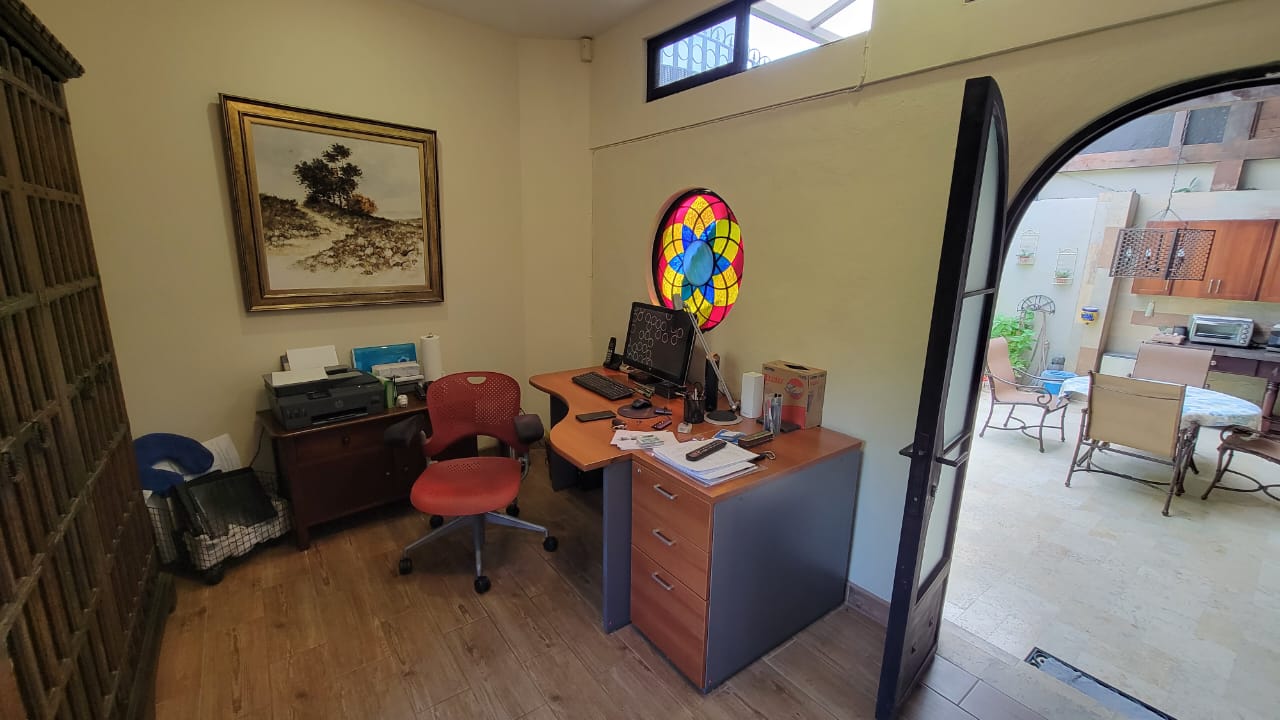 4 bed Single Family Homes For Sale in Ciudad Cariari, Heredia - thumb 3