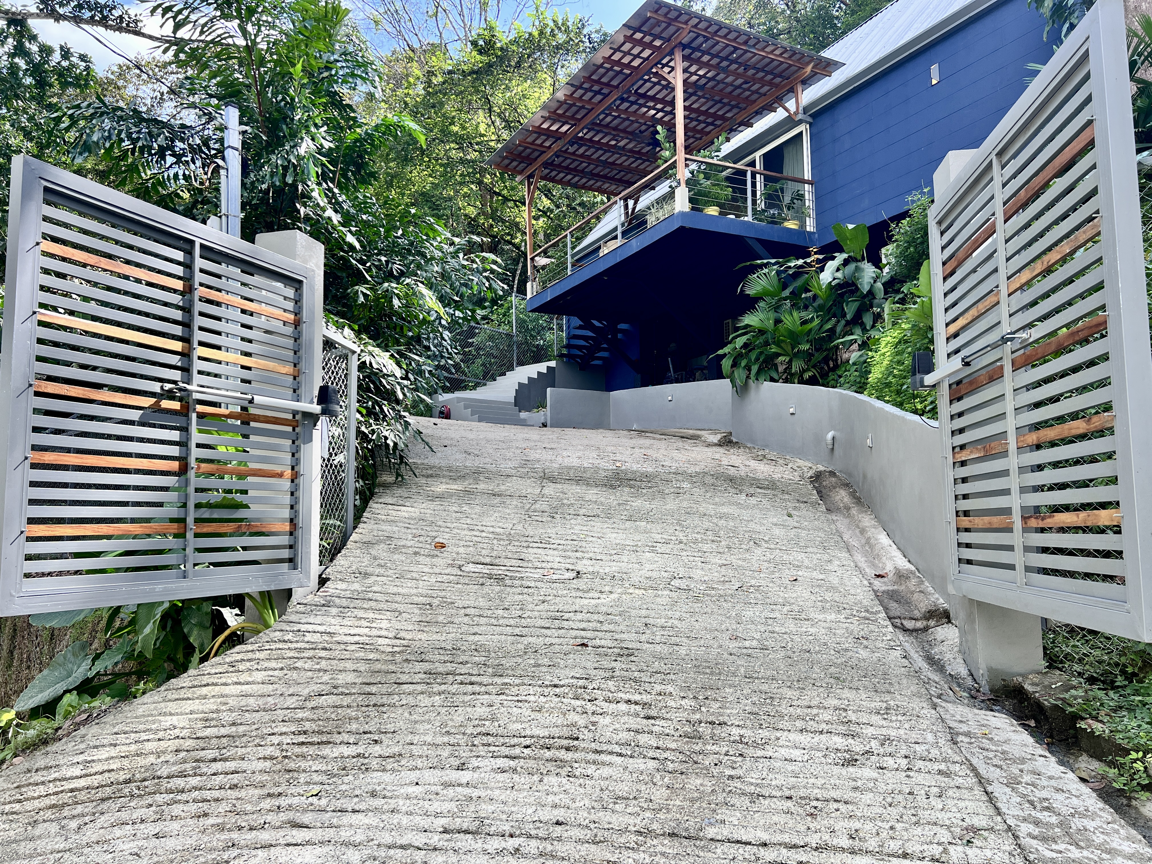 2 bed Single Family Homes For Sale in Manuel Antonio, Puntarenas - thumb 3